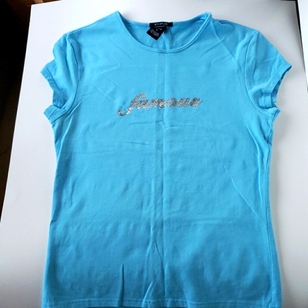 💙Vintage Gorgeous blue "Famous" tee by Gap. Size M. Like new.💙